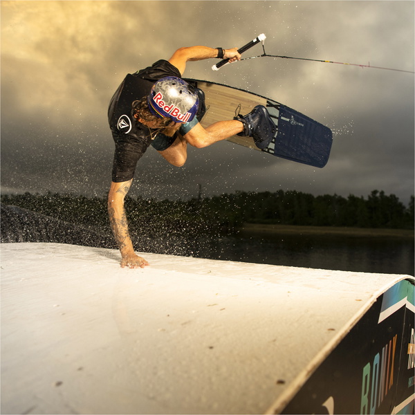 2022 Ronix Kinetik Project Springbox 2 Cabo Wakeboard 22220 - Navy / Cinza / Preto
