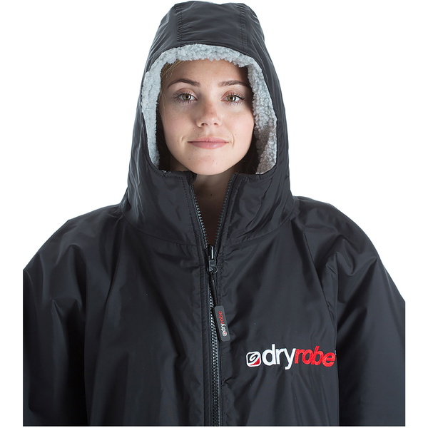 2023 Dryrobe Advance Manga Curta Mudança Robe DR100 - Black / Cinzento