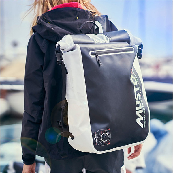 2019 Musto Impermeável Dynamic 40l Mochila Preta Aubl018
