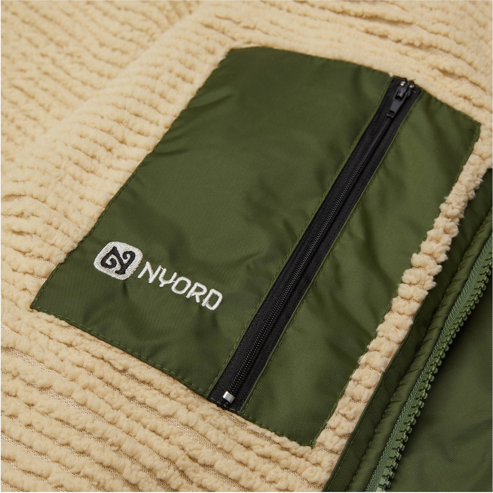 2026 Nyord Primaloft Outdoor Changing Robe ACC0005 - Khaki / Cru