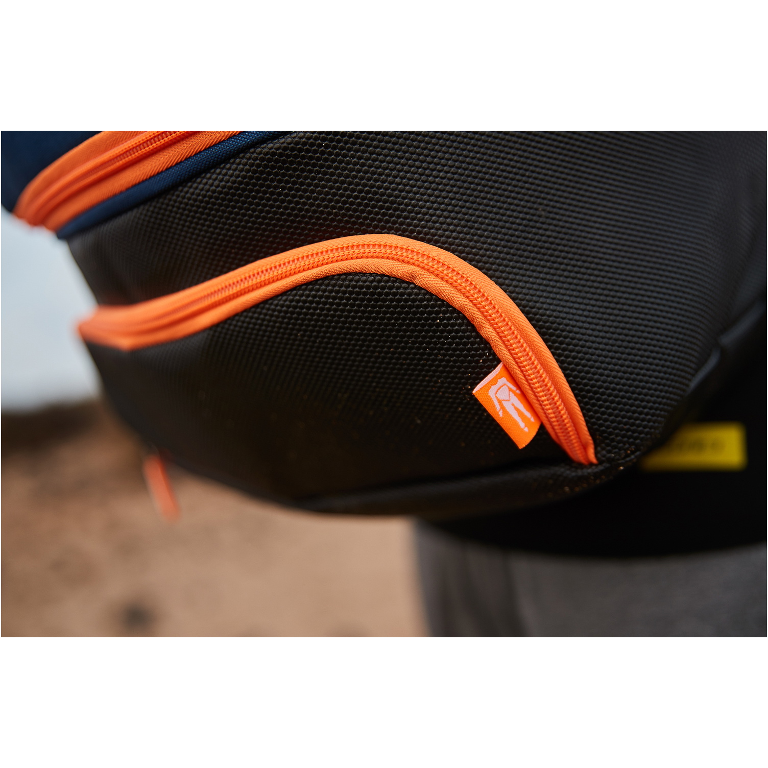 2026 Zone3 Transição 40l Mochila Ra18tran - Navy / Laranja
