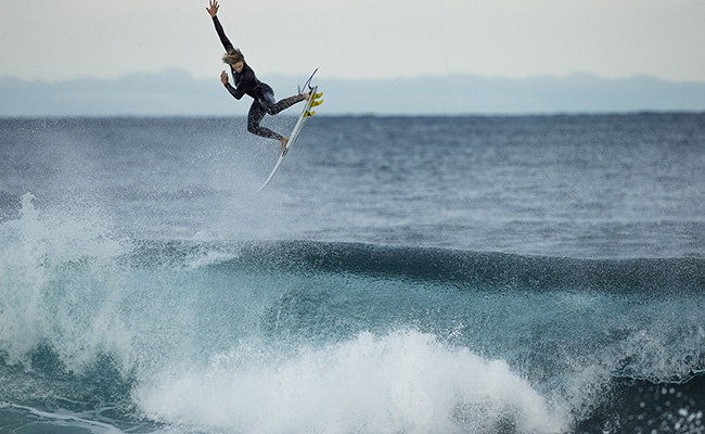 Step-by-step guide to putting on a zip-free wetsuit